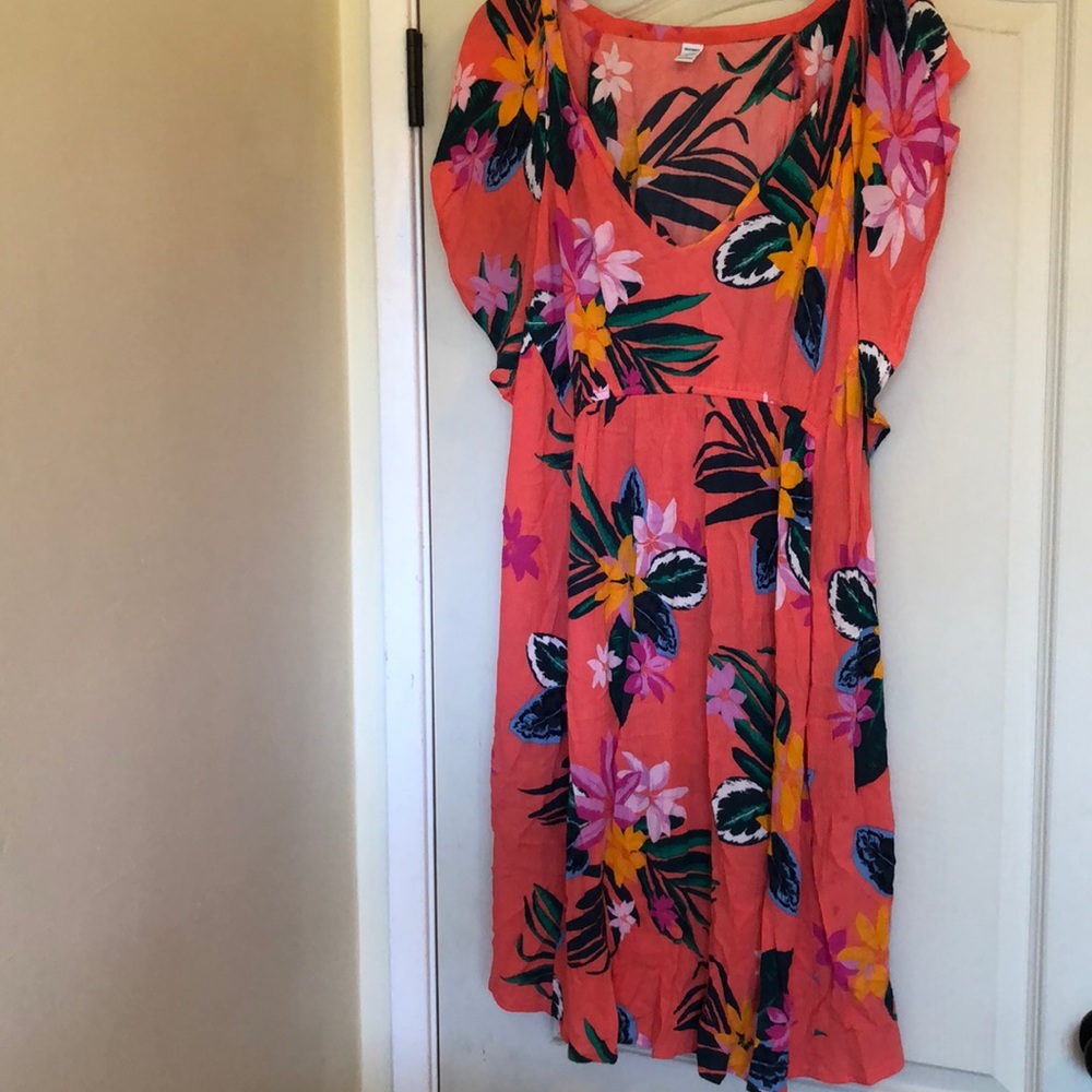Old navy maternity Hawaiian print dress